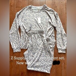 Z Supply cozy animal set LOUNGE OR PAJAMA MATCHING SET joggers and longsleeve